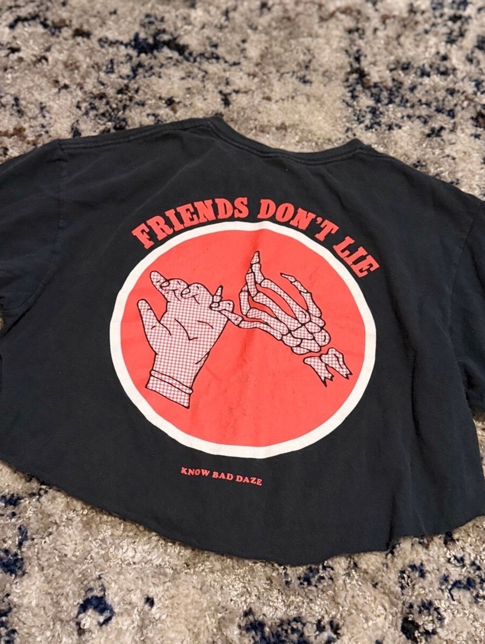 Stranger Things Friends Don't Lie Black Cropped Tee Size M Graphic